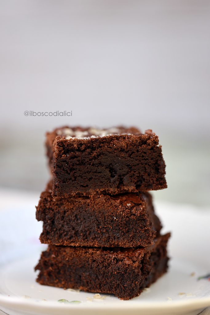 Brownies al fleur del sel affumicato